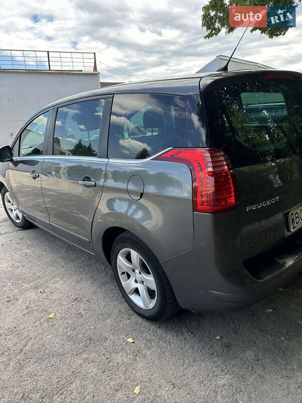 Peugeot 5008 2013