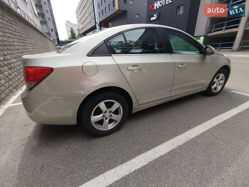 Chevrolet Cruze 2013