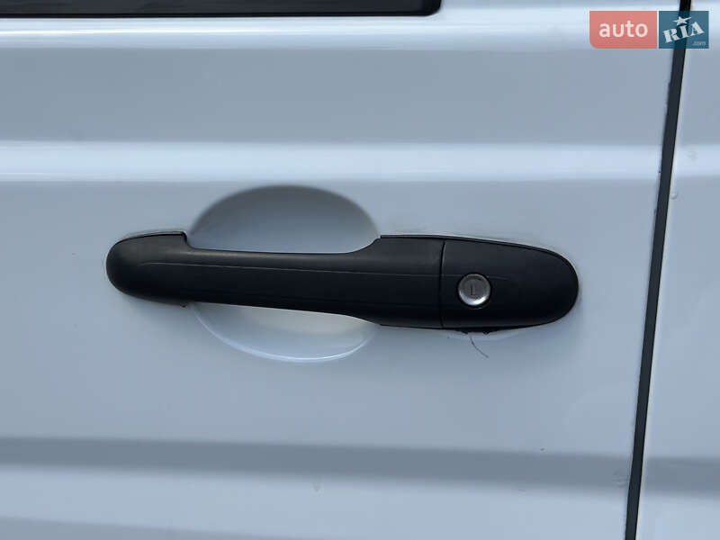 Mercedes-Benz Vito 2011