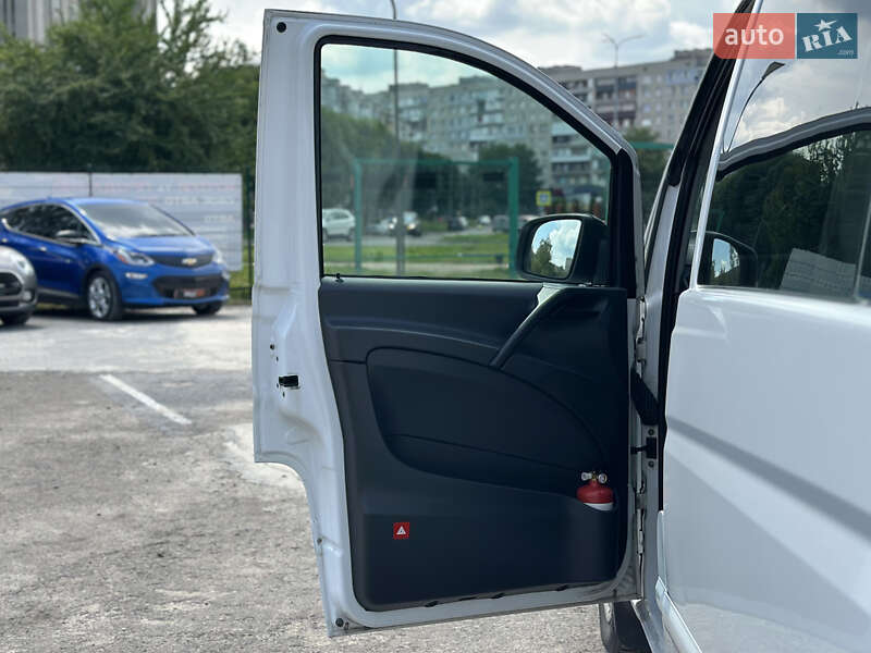 Mercedes-Benz Vito 2011