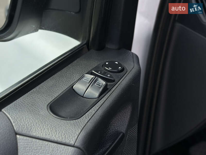 Mercedes-Benz Vito 2011