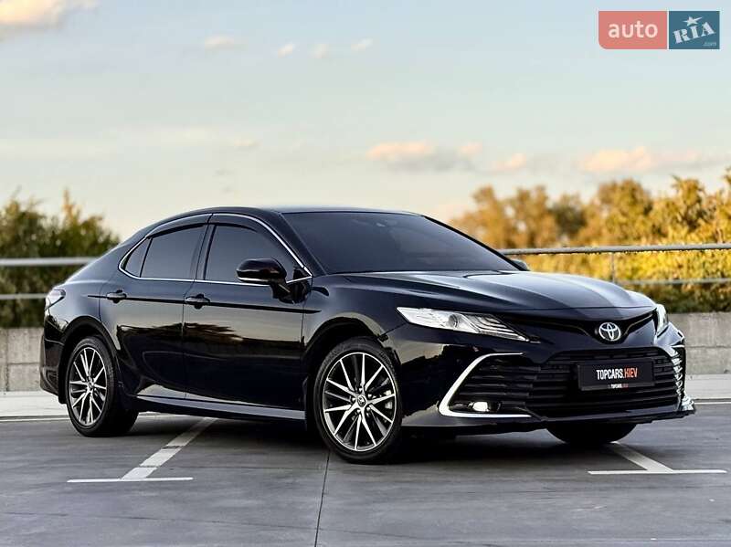 Toyota Camry 2021