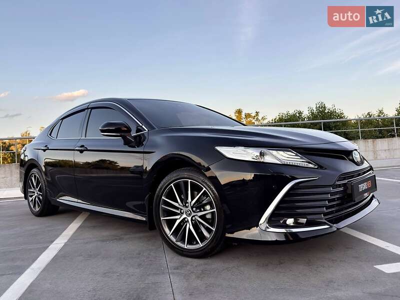 Toyota Camry 2021