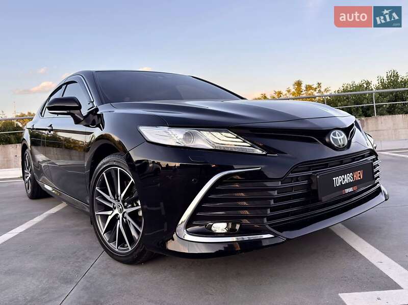 Toyota Camry 2021
