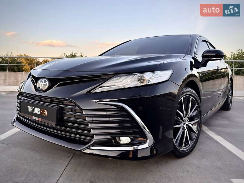Toyota Camry 2021