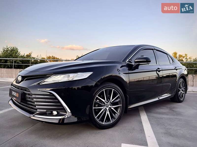 Toyota Camry 2021