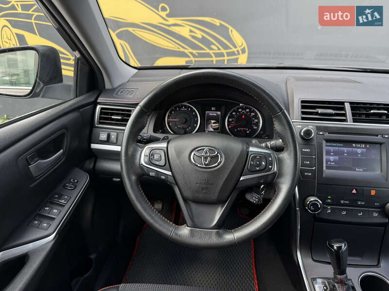 Toyota Camry 2016