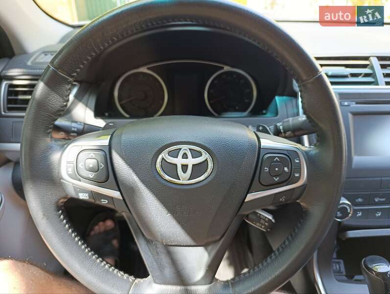 Toyota Camry 2015