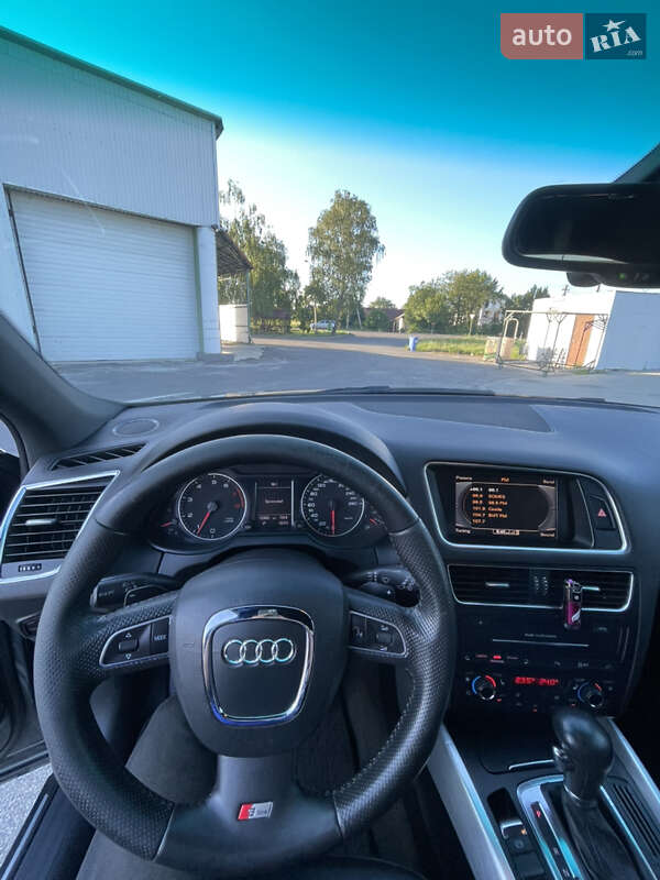 Audi-0