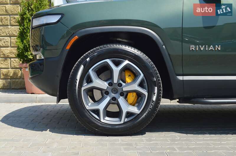 Rivian-51