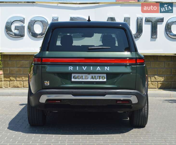 Rivian-13
