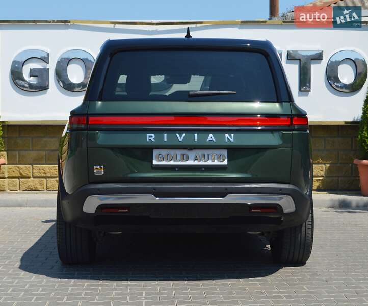Rivian-52