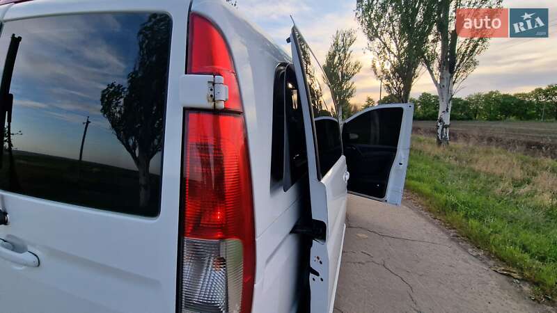Mercedes-Benz Vito 2012