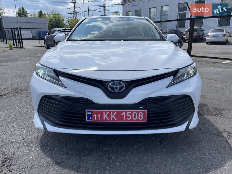 Toyota Camry 2019