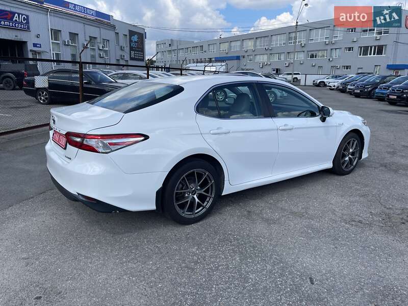 Toyota Camry 2019