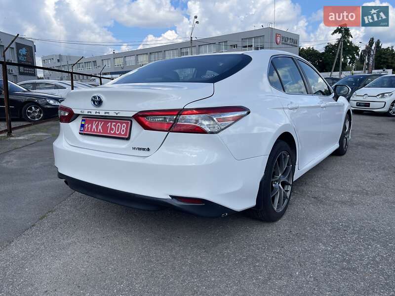 Toyota Camry 2019