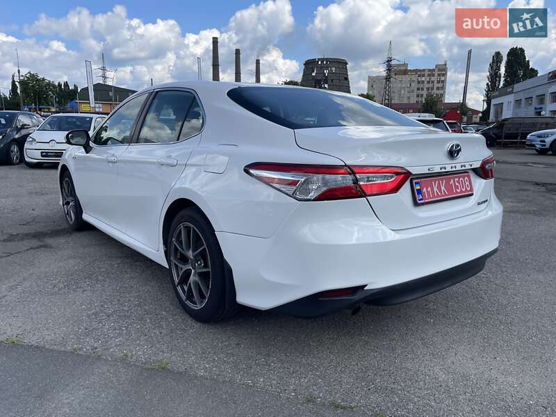 Toyota Camry 2019