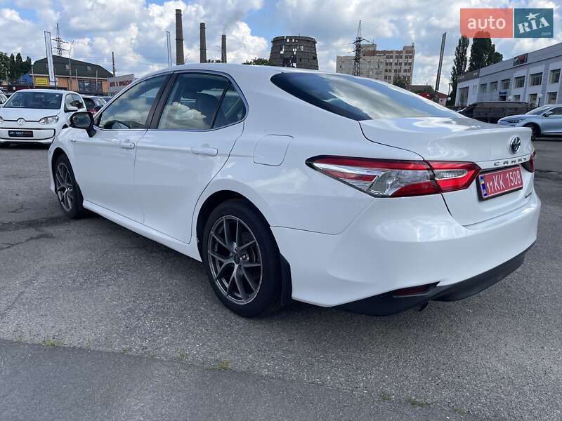 Toyota Camry 2019