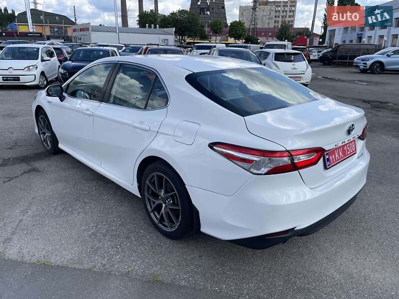Toyota Camry 2019