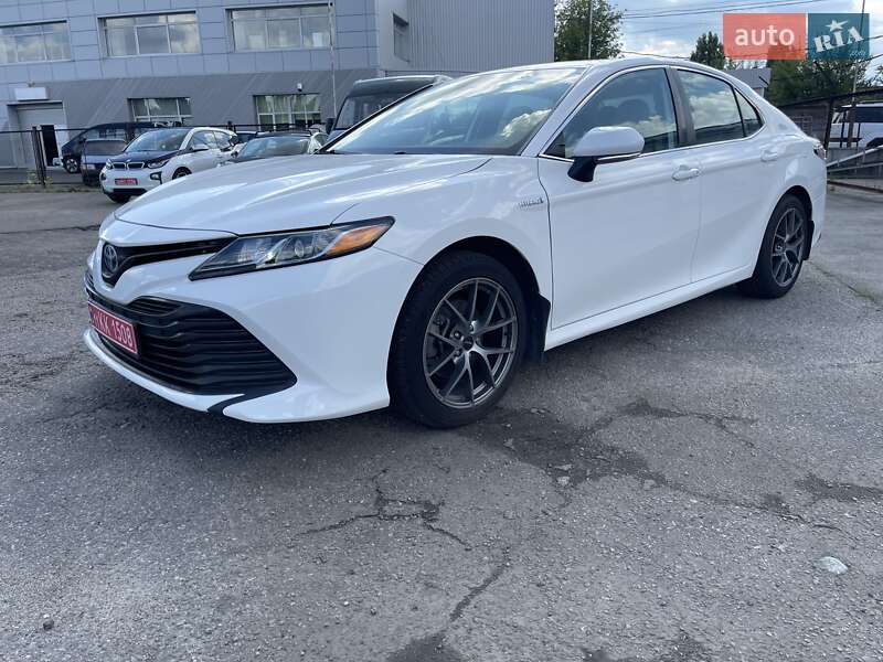 Toyota Camry 2019