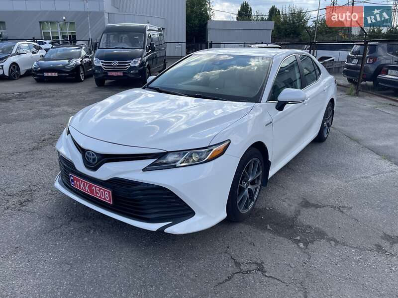 Toyota Camry 2019