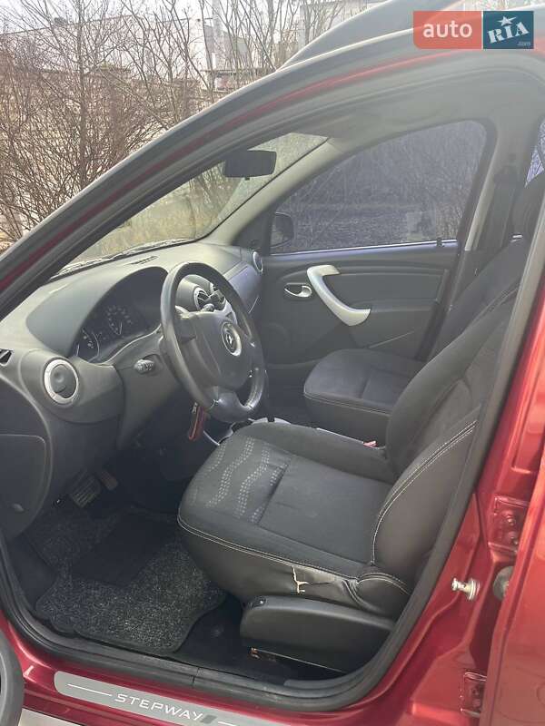 Renault Sandero 2012