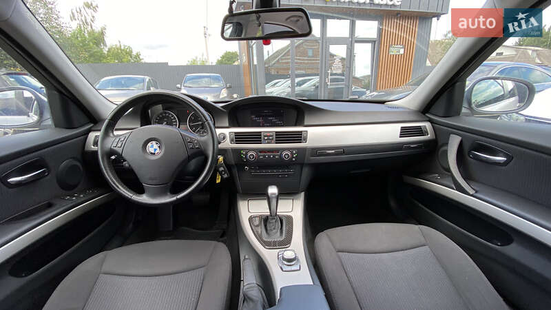 BMW 3 Series 2009