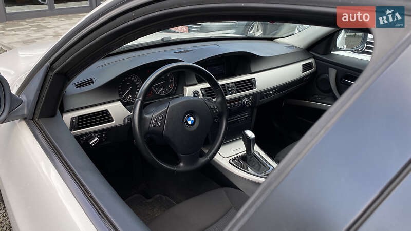 BMW 3 Series 2009