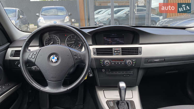 BMW 3 Series 2009
