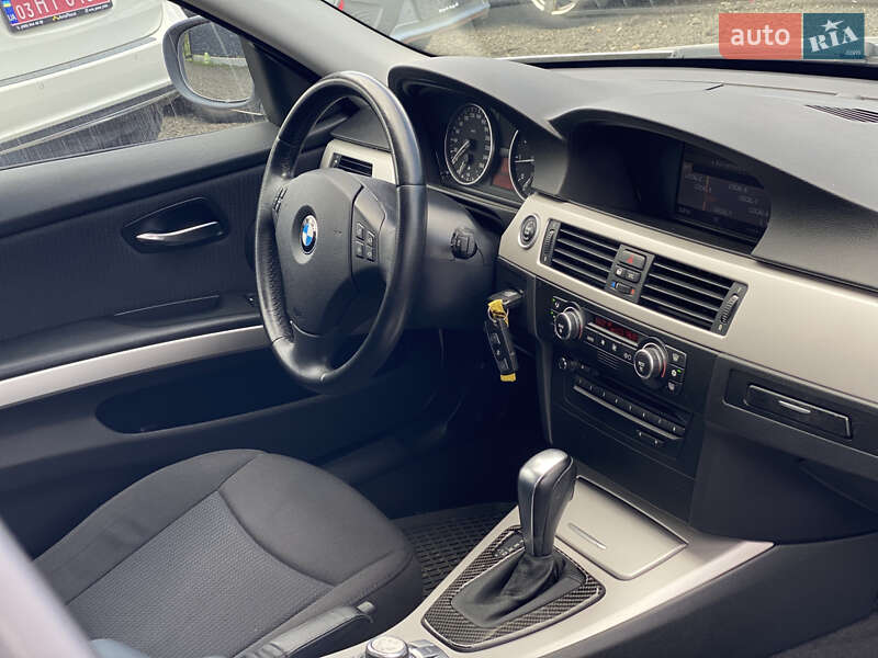 BMW 3 Series 2009