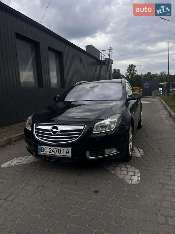 Opel Insignia 2011