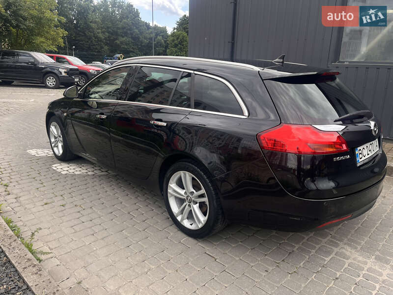 Opel Insignia 2011