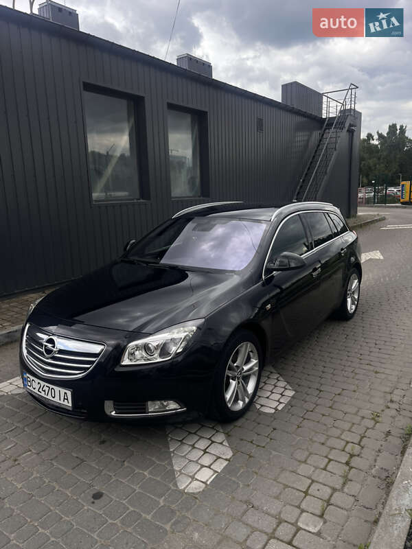 Opel Insignia 2011