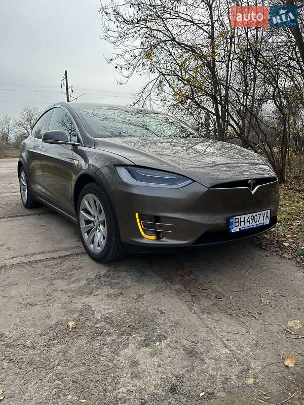Tesla Model X 2016