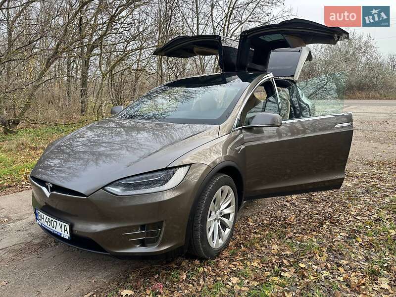 Tesla Model X 2016