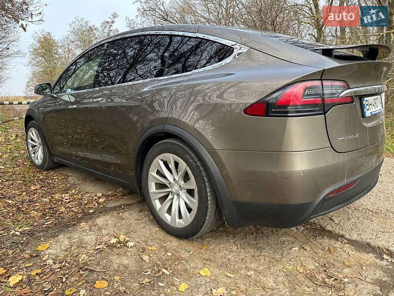 Tesla Model X 2016