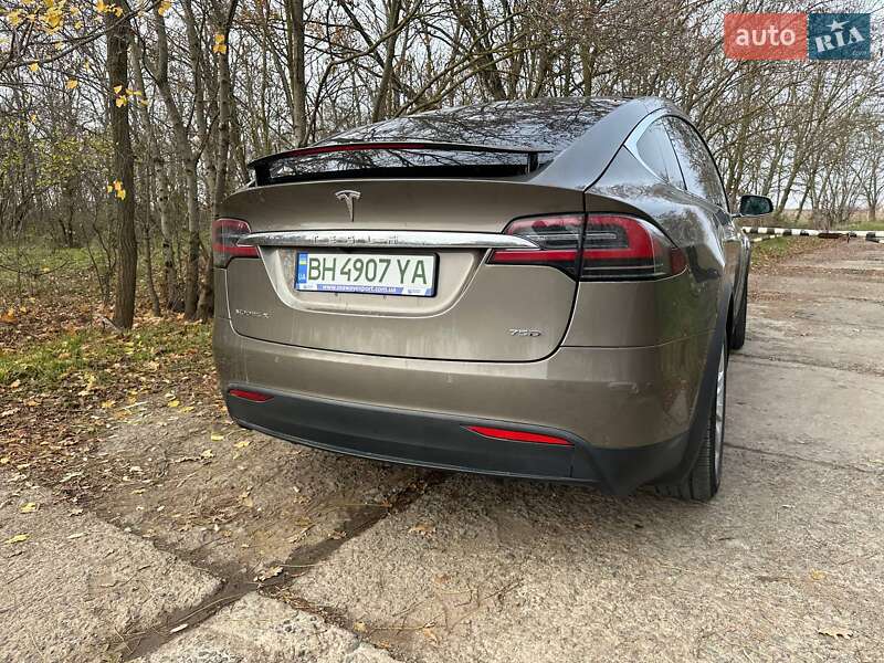 Tesla Model X 2016