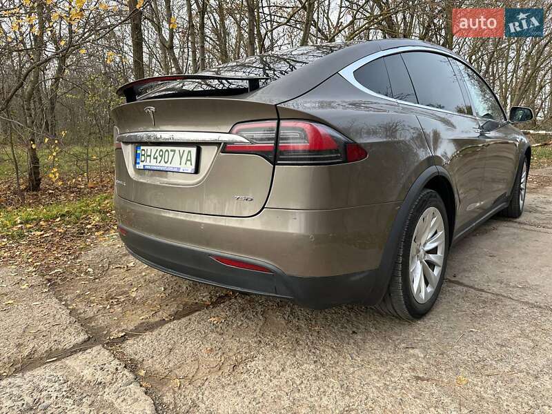 Tesla Model X 2016