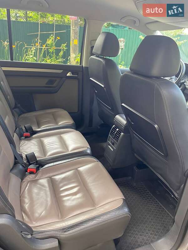 Volkswagen Touran 2009