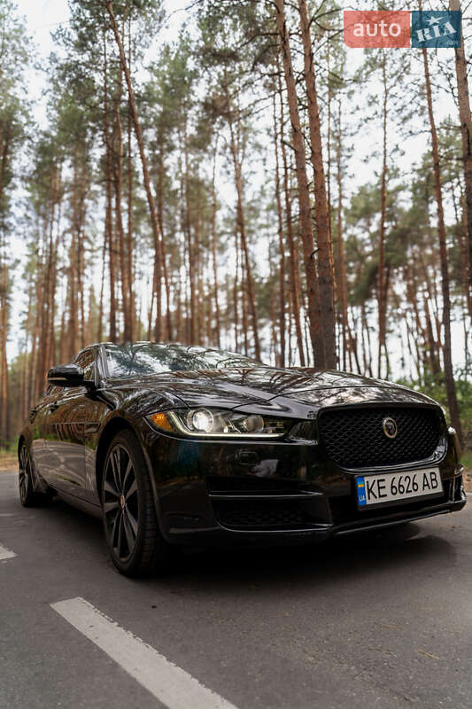 Jaguar XE 2016