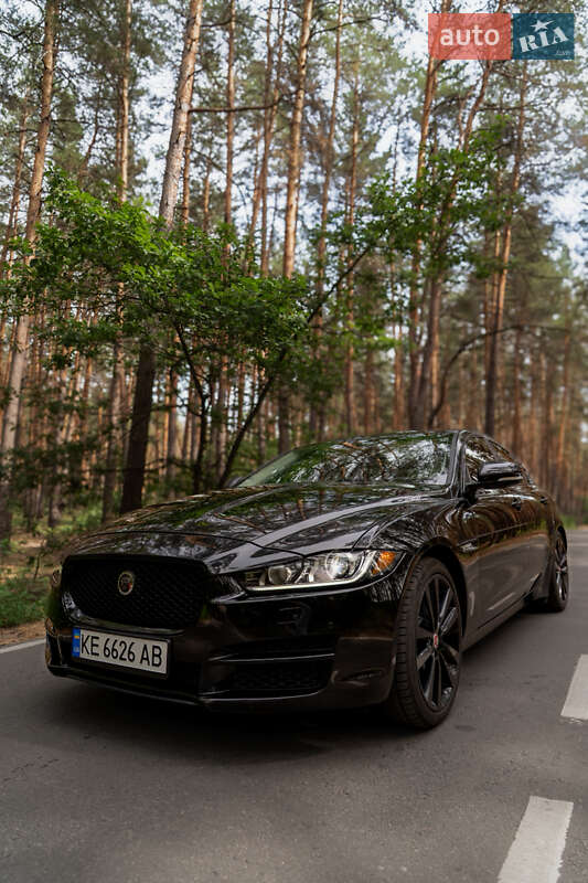 Jaguar XE 2016