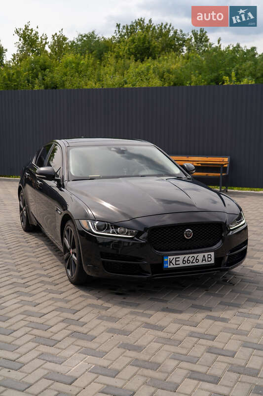 Jaguar XE 2016
