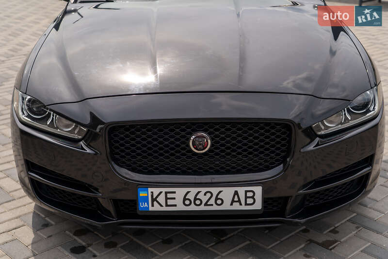 Jaguar XE 2016