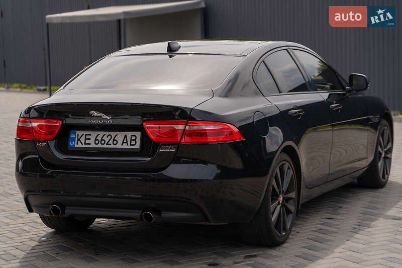 Jaguar XE 2016