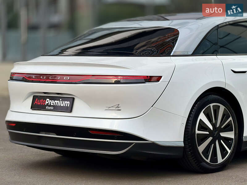 Lucid-7