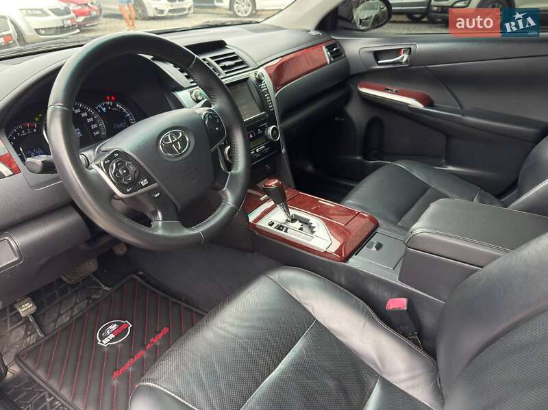 Toyota Camry 2011