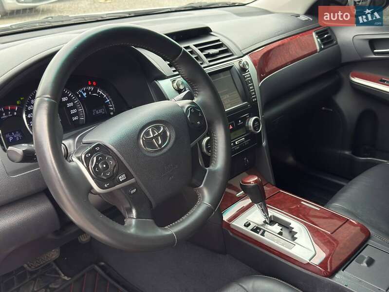 Toyota Camry 2011