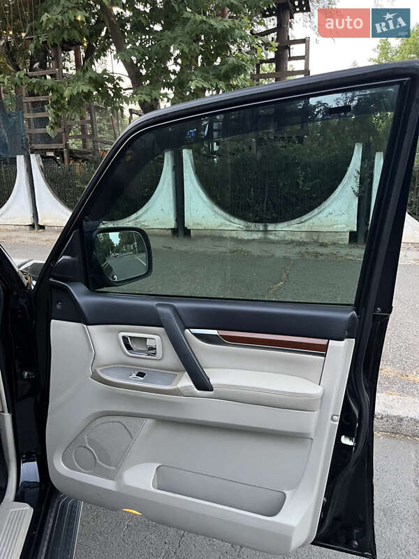 Mitsubishi Pajero Wagon 2007