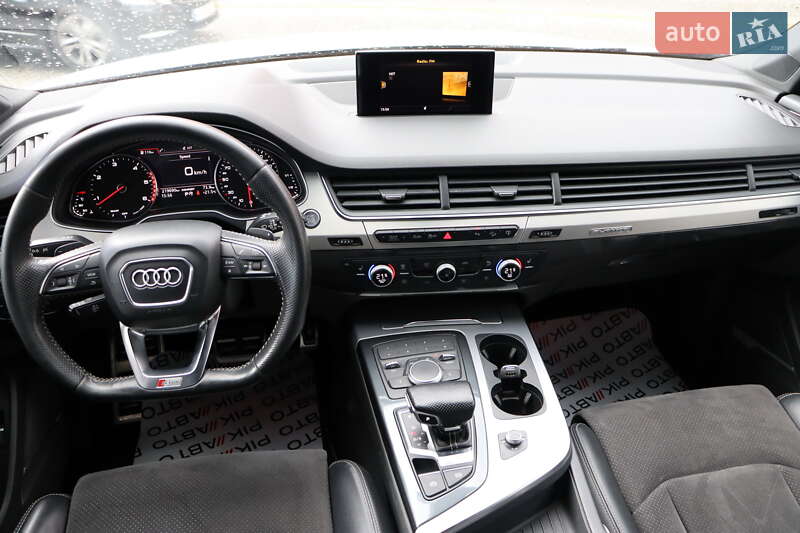 Audi-30