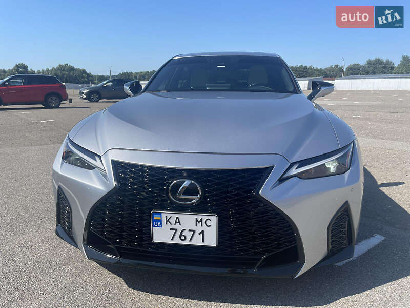Lexus-8